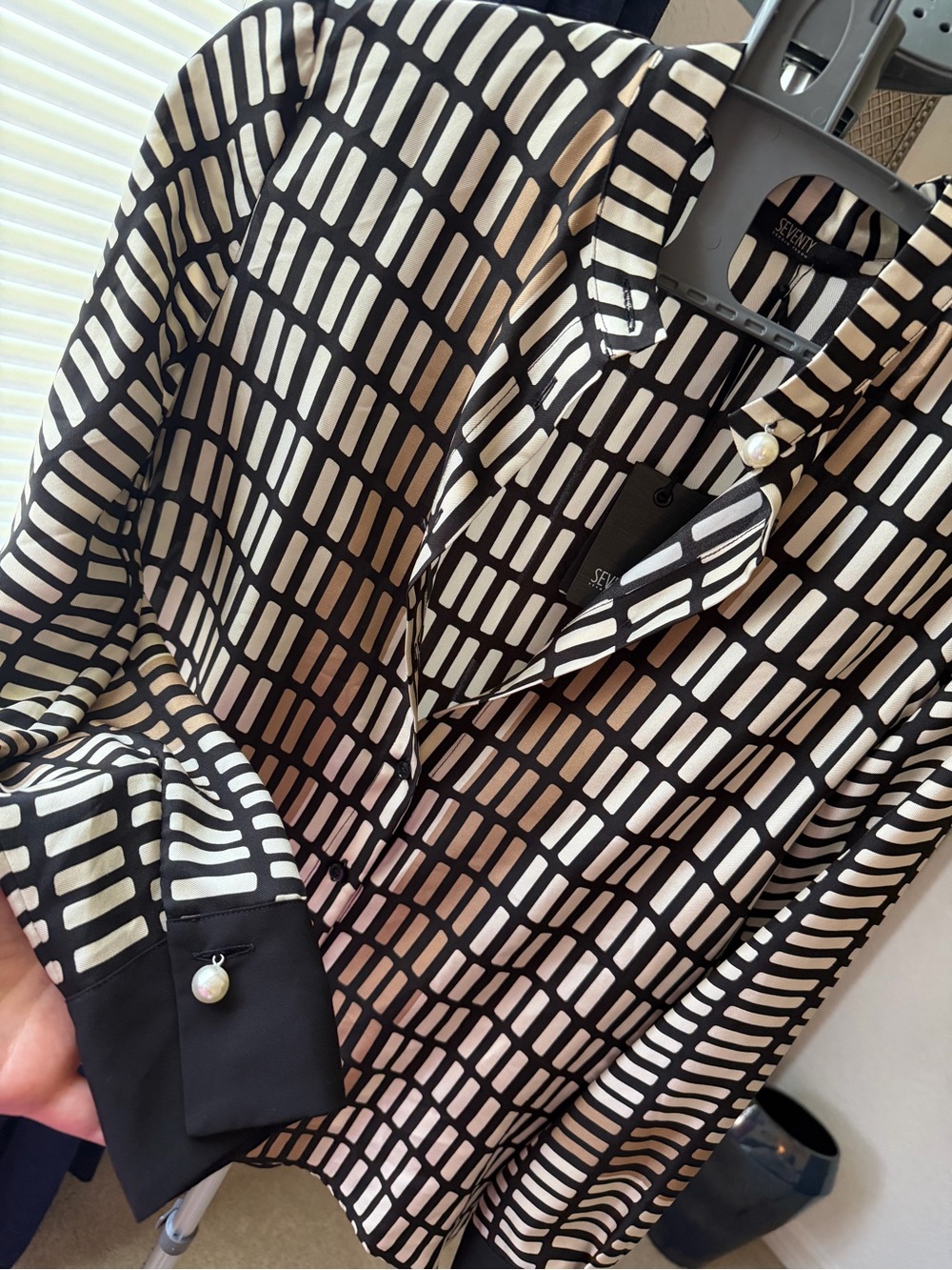 Seventy Black & Cream Geometric Button-Down Shirt